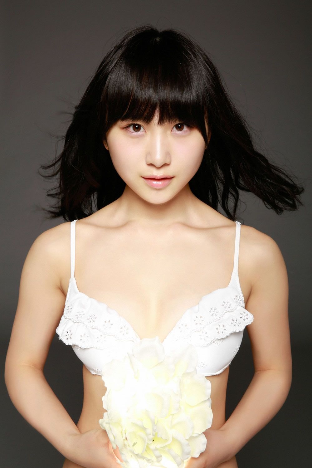 [YS-Web] Vol.657 AKB48 小嶋真子,加藤玲奈,田野優花,高橋朱里 - 18歳のAKB48 [50P]