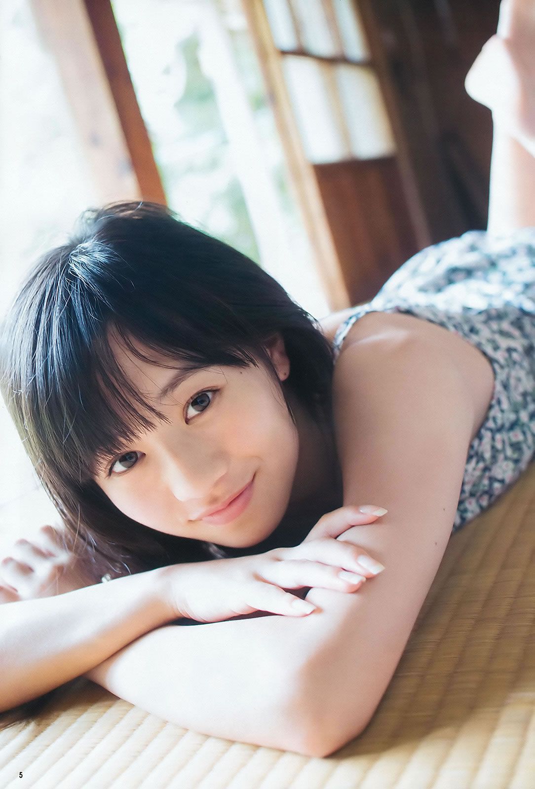 [Weekly Young Jump] 2015 No.44 45 伊藤萌々香 松井珠理奈 篠崎愛 内田理央  [24P]