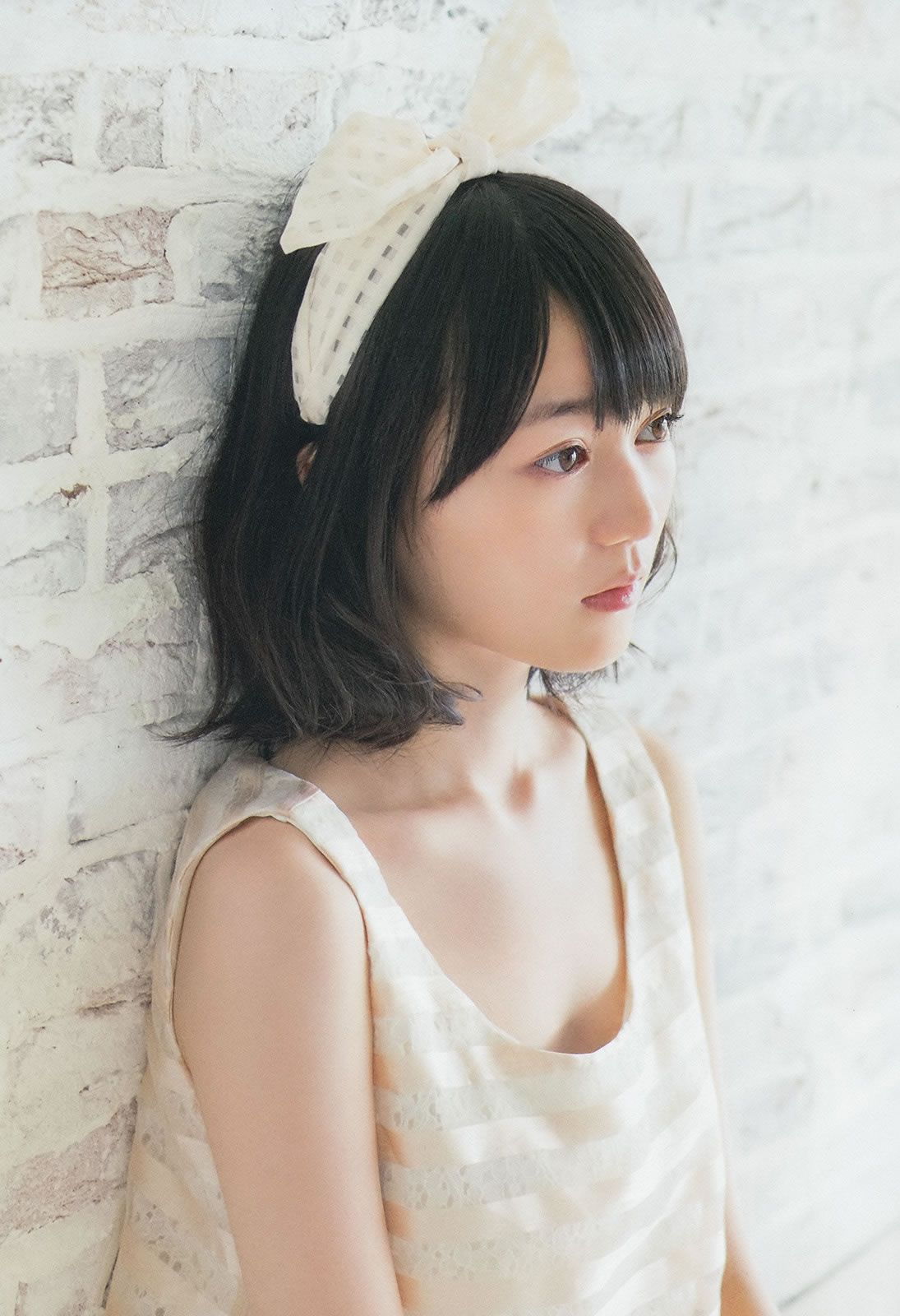[Weekly Big Comic Spirits] 2014 No.42-45 新井恵理那 中世古麻衣 生田絵梨花 美馬怜子 [28P]