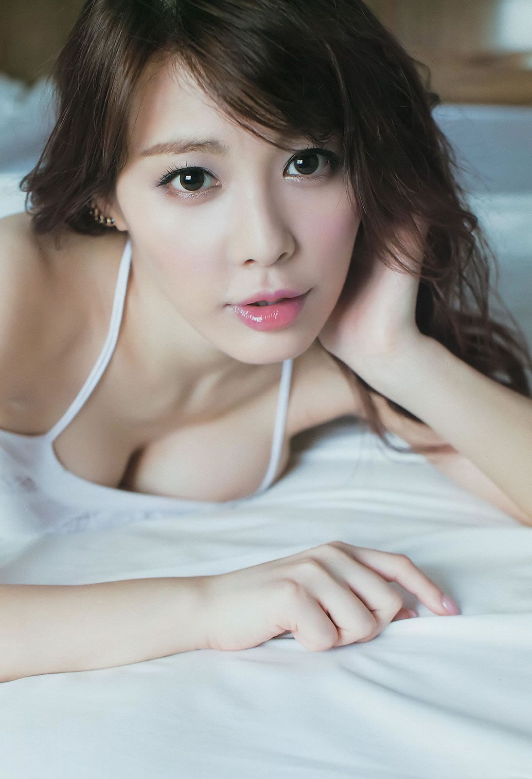 [Weekly Big Comic Spirits] 2014 No.42-45 新井恵理那 中世古麻衣 生田絵梨花 美馬怜子 [28P]