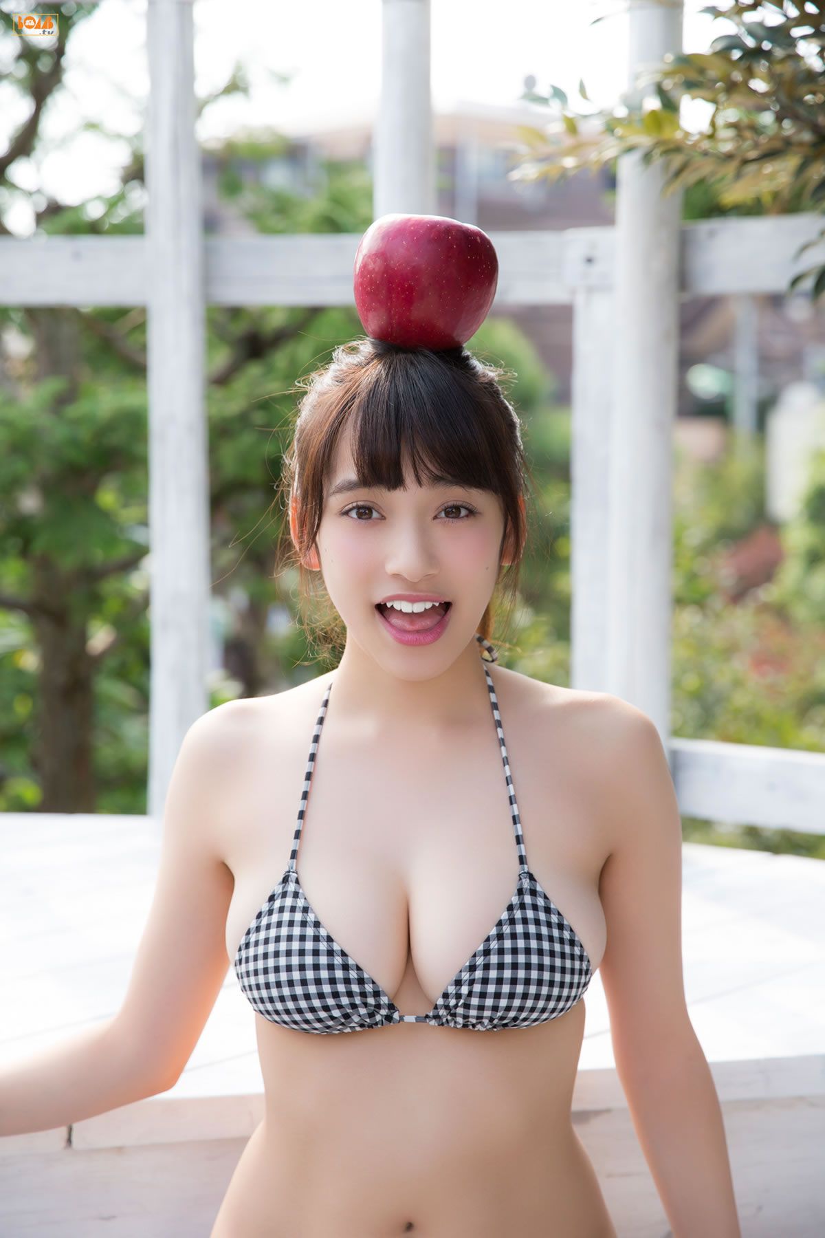 [BOMB.tv] GRAVURE Channel 2015年12月号 Sayaka Tomaru 都丸紗也華 - まんまるなおんなのこ [135P]