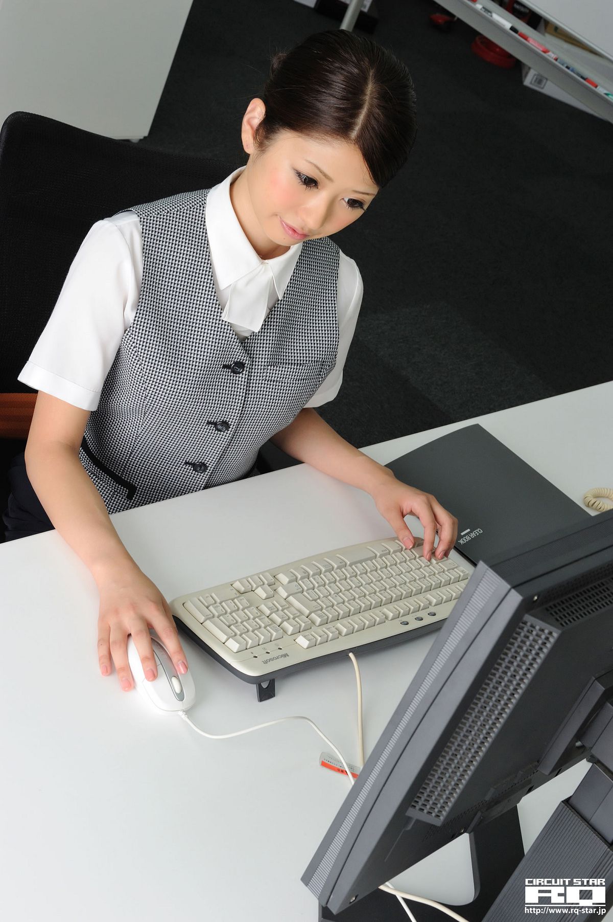 [RQ-STAR] 2015.12.09 NO.01101 Hitomi Nose 能勢ひとみ Office Lady [63P]