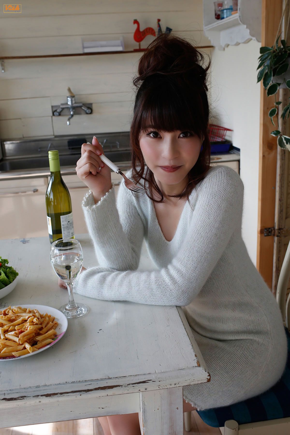 [BOMB.tv] 2016.01 Asuka Kishi 岸明日香 - ほろ酔いクリスマス [99P]