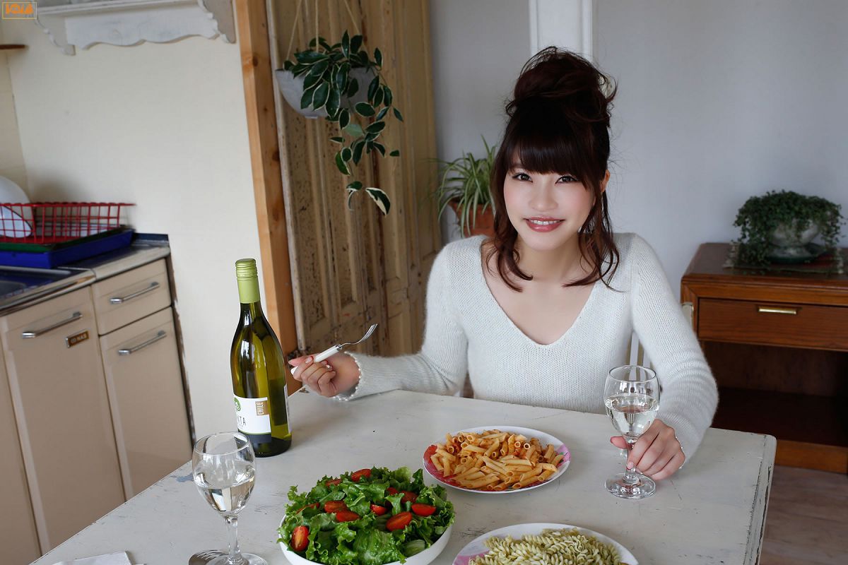 [BOMB.tv] 2016.01 Asuka Kishi 岸明日香 - ほろ酔いクリスマス [99P]