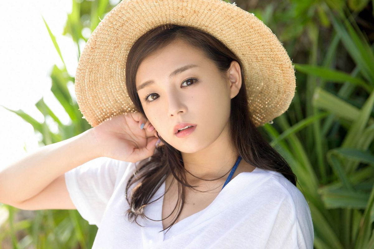 [YS-Web] vol.682 Ai Shinozaki 篠崎愛 あっためて あげる [98P]