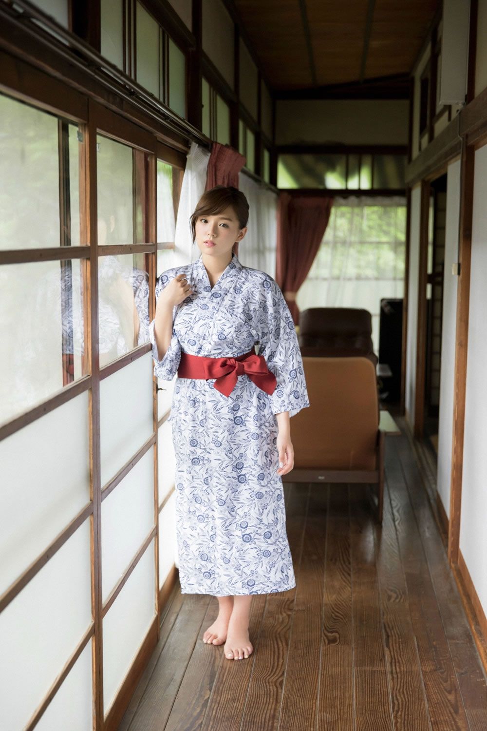 [YS-Web] vol.682 Ai Shinozaki 篠崎愛 あっためて あげる [98P]