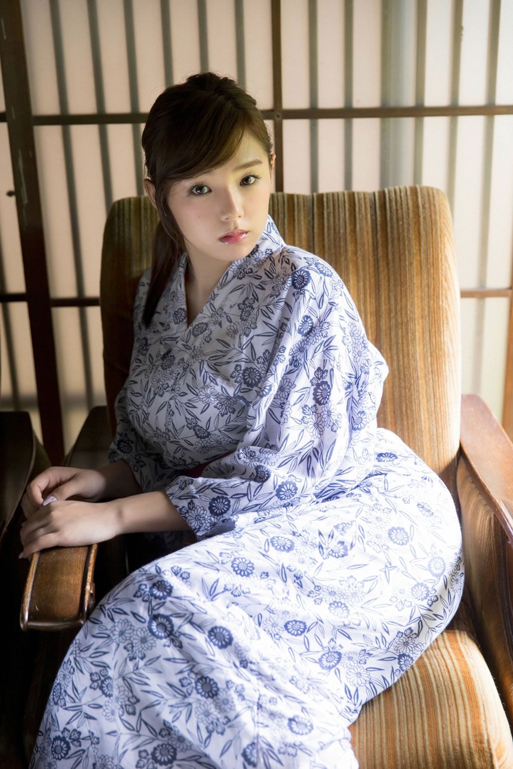 [YS-Web] vol.682 Ai Shinozaki 篠崎愛 あっためて あげる [98P]