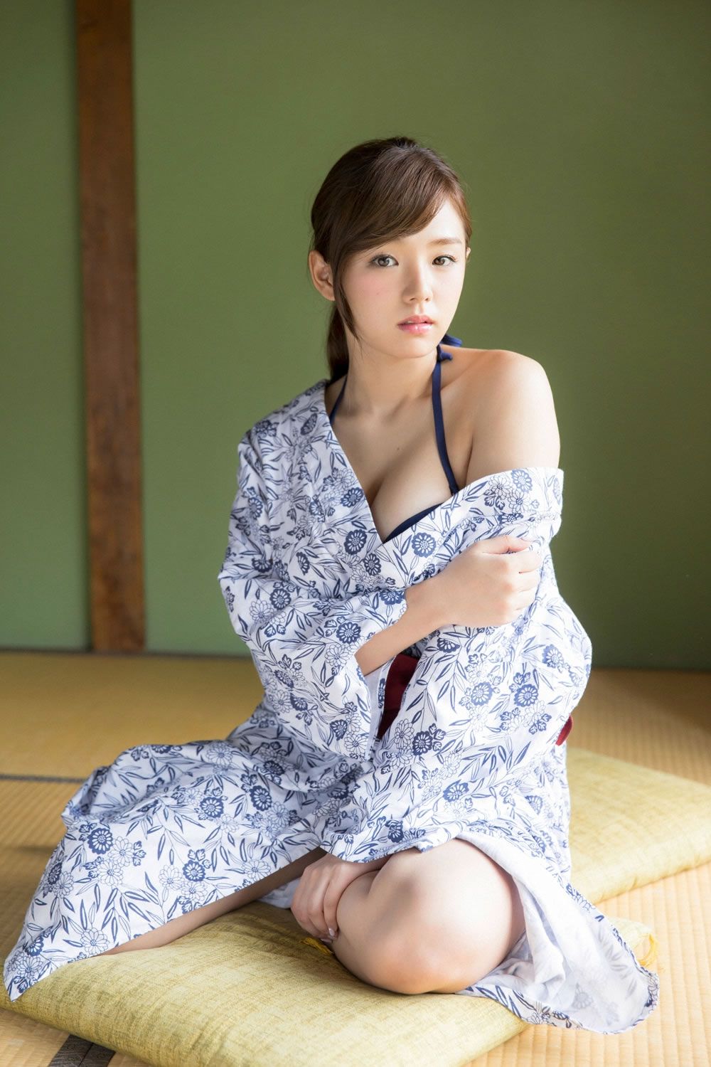 [YS-Web] vol.682 Ai Shinozaki 篠崎愛 あっためて あげる [98P]