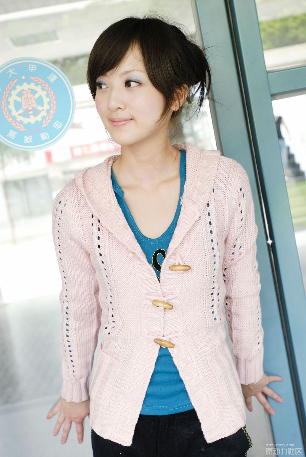 台湾清纯美女果子MM张凯洁 服饰图集 [54P]