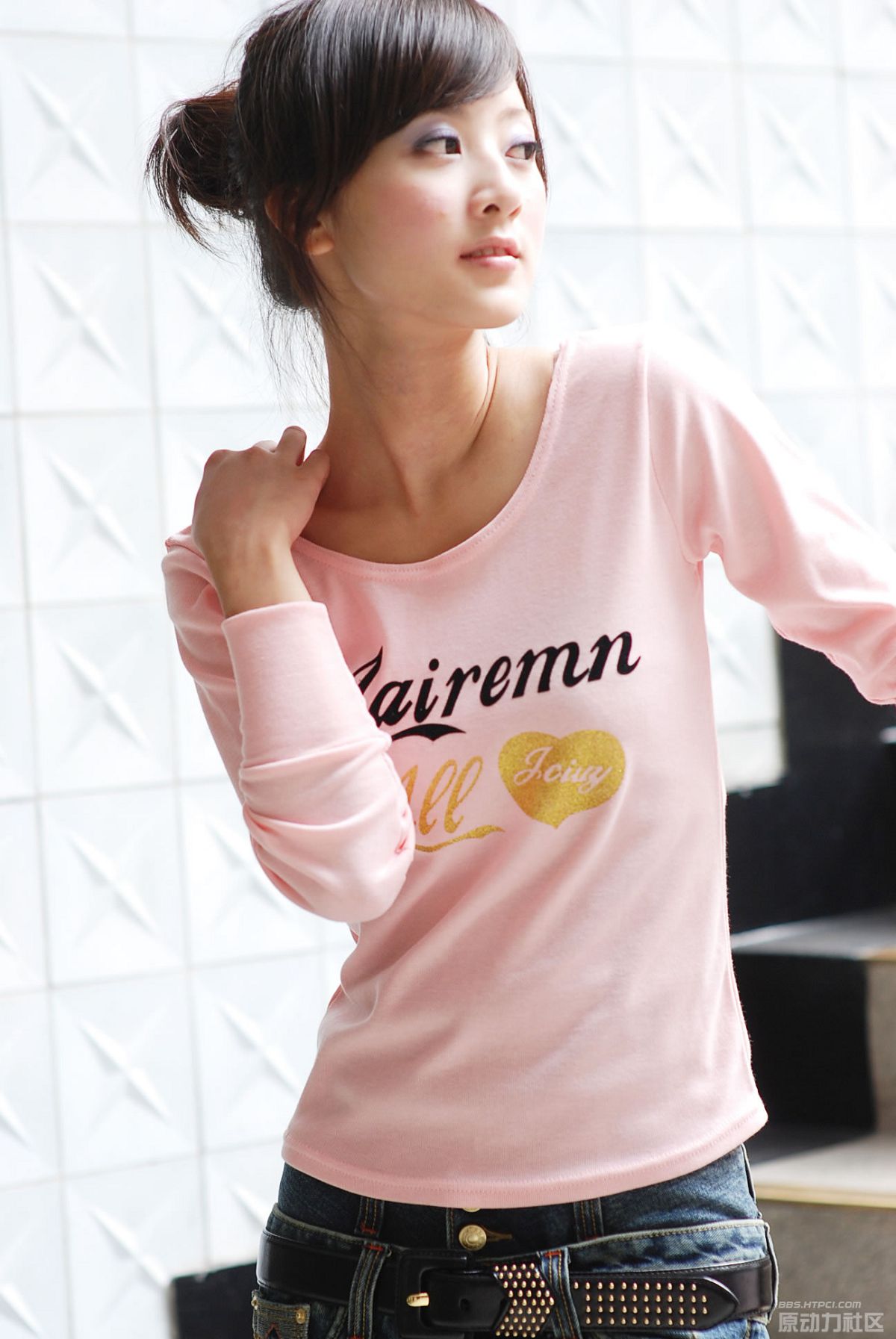 台湾清纯美女果子MM张凯洁 服饰图集 [54P]