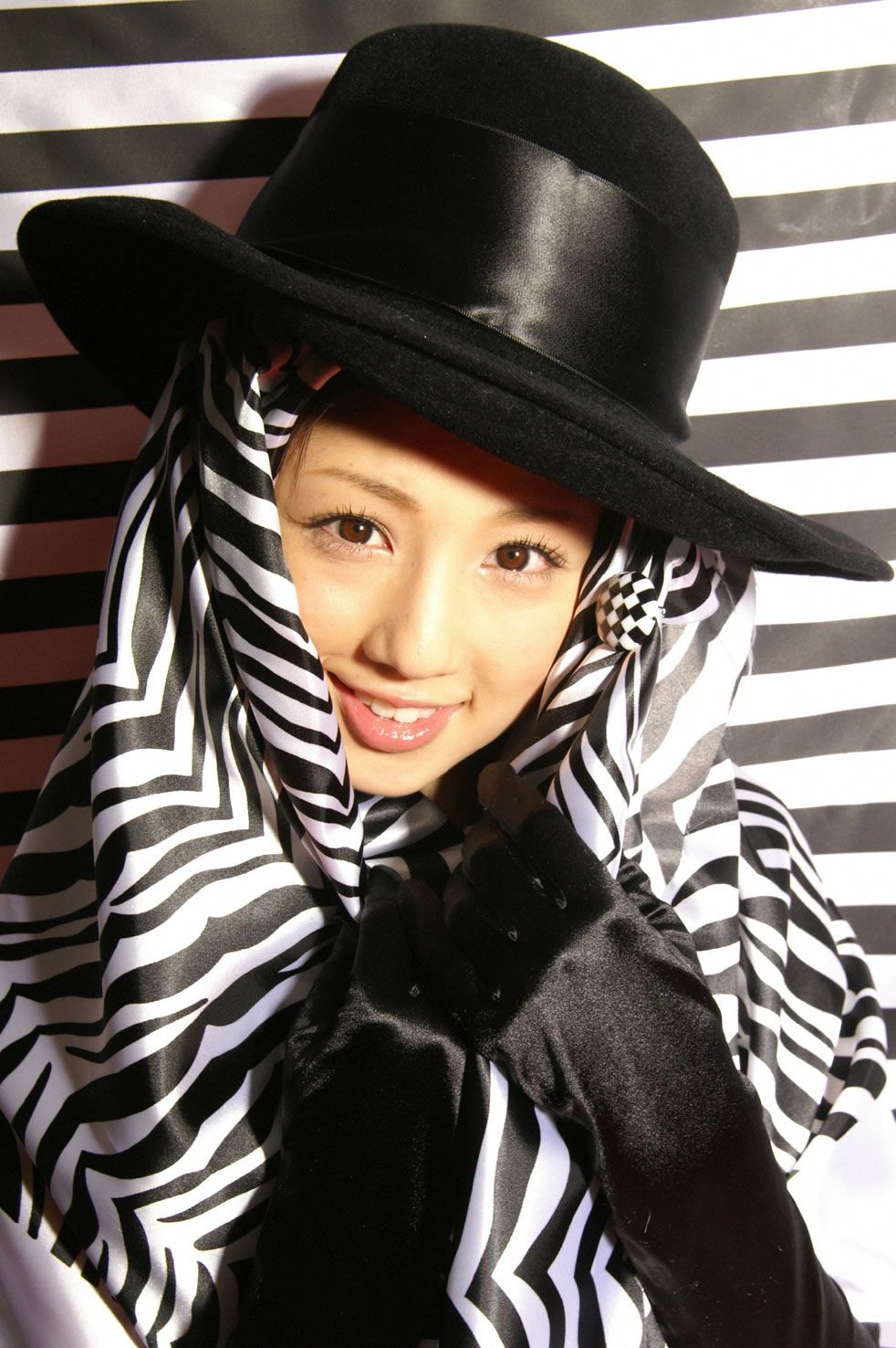 [Wanibooks(WBGC)] 2006.09月号 #27 Yuko Ogura 小倉優子 [70P]