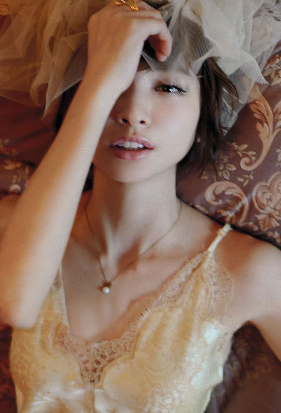 [Weekly Playboy] 2012 No.49 山本彩 夏美 戸田れい 神田愛花 篠田麻里子 横山ルリカ [39P]