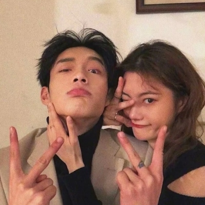 超好看不易撞的神仙情侣头像一人一半图片