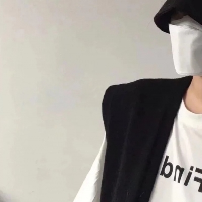 超好看不易撞的神仙情侣头像一人一半图片