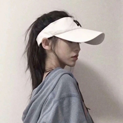 优质精选超好看的女生头像戴帽图片