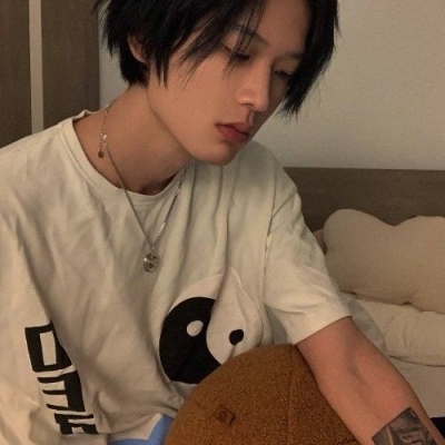 2022最潮最火痞帅真人男生头像图片