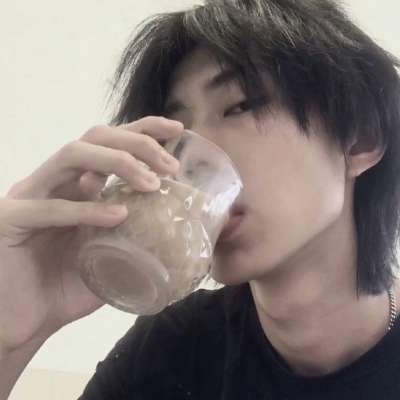 男生头像冷酷帅气侧脸高清好看图片