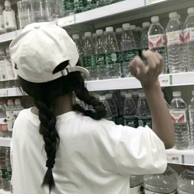 优质精选超好看的女生头像戴帽图片