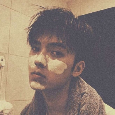 男生头像单身伤感模糊加滤镜图片