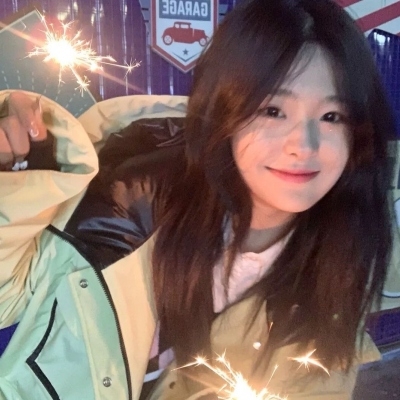 美女头像图片2023最火爆女生