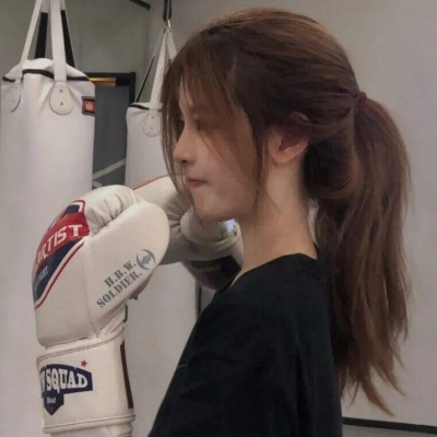 高清好看的2023最潮最火女生微信头像图片