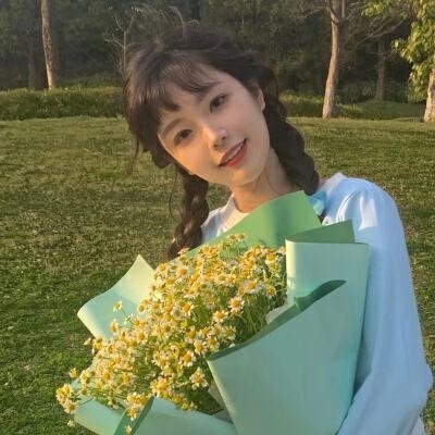 高清好看的2023最潮最火女生微信头像图片