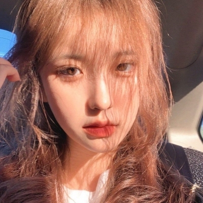 美女头像图片2023最火爆女生