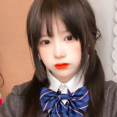 戴眼镜清纯美女头像