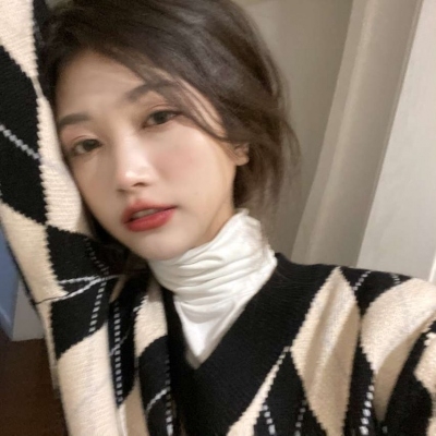 高清好看的头像单人女生图片