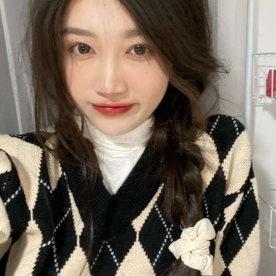 高清好看的头像单人女生图片