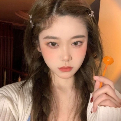 高清好看的头像单人女生图片