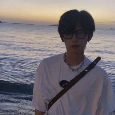 高清好看的干净男生帅气头像图片