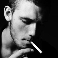 黑白头像男生冷酷孤独图片