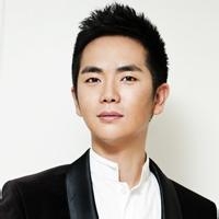 成熟帅气的职场男士高逼格微信头像图片