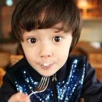 堪称完美混血小正太头像
