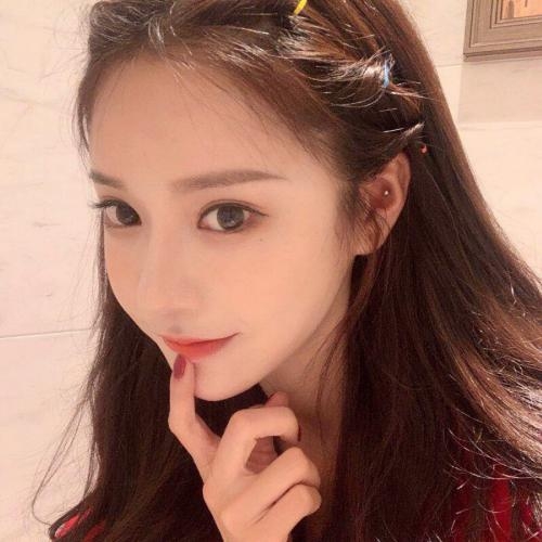 皇室风采：展现优雅高贵的20张女生头像