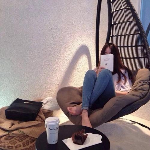 俏皮风情：展现脱俗的俏皮女生头像，彰显独特的俏皮风格