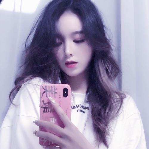 优美迷人的女生头像，带你踏入视觉盛宴