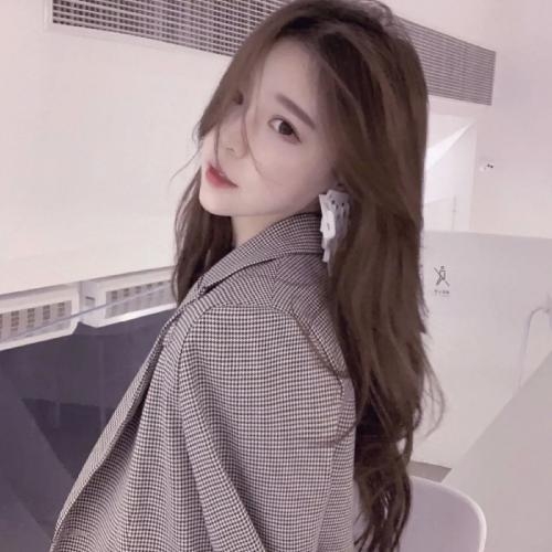 威风凛凛：充满力量的女生头像，展现气场爆棚