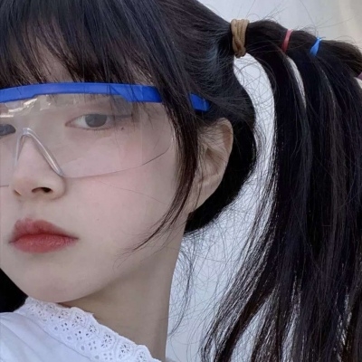 高清小众女生真人头像图片，展现高质量与独特魅力的时尚风格