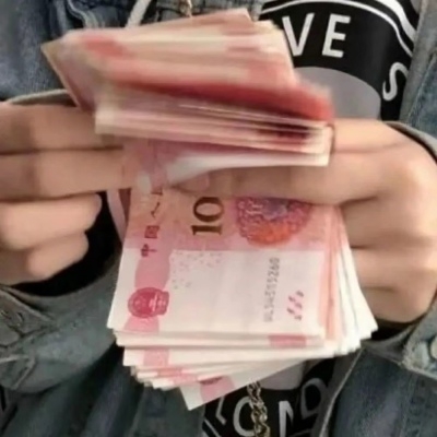 高清酷甜风女生头像图片，展现甜美与酷帅并存的时尚魅力