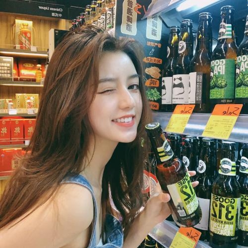俏皮风情：展现脱俗的俏皮女生头像，彰显独特的俏皮风格