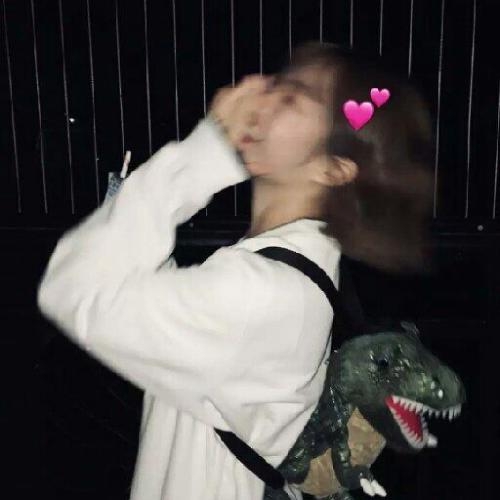 自在恬适：舒适女生头像，散发舒适自在的氛围