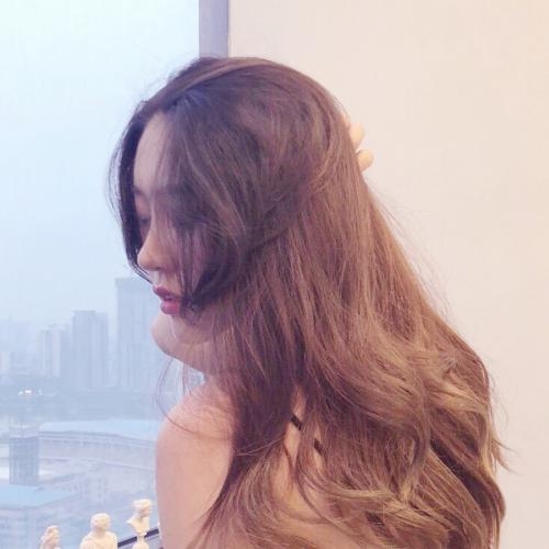 优美迷人的女生头像，带你踏入视觉盛宴