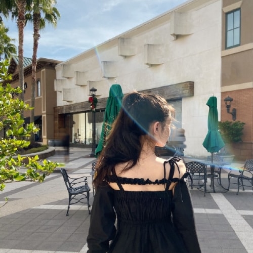 女生头像背影图片唯美，每一个细节都充满了柔美和优雅