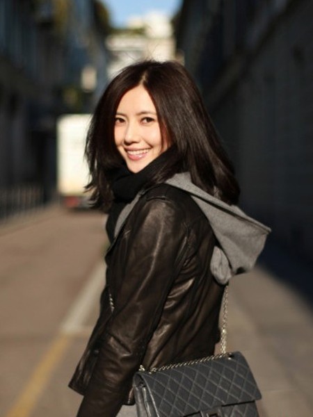 盘点女星昔日黑长直清纯发型图片