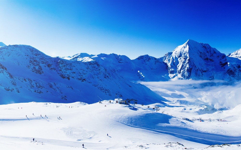 美丽圣洁的雪山高清电脑桌面壁纸