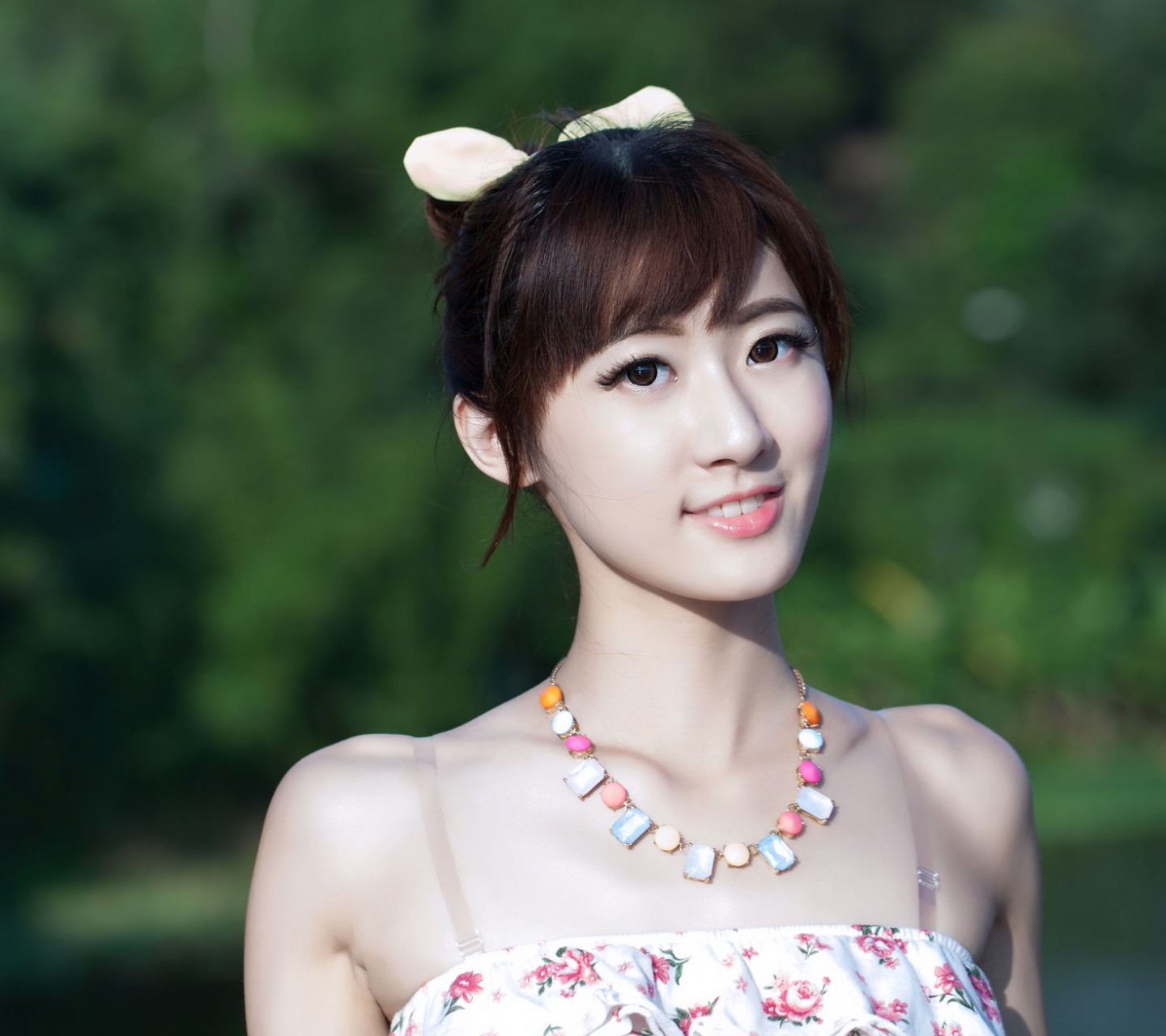 小清新美女手机壁纸 夏日清新养眼美女手机壁纸图片大全