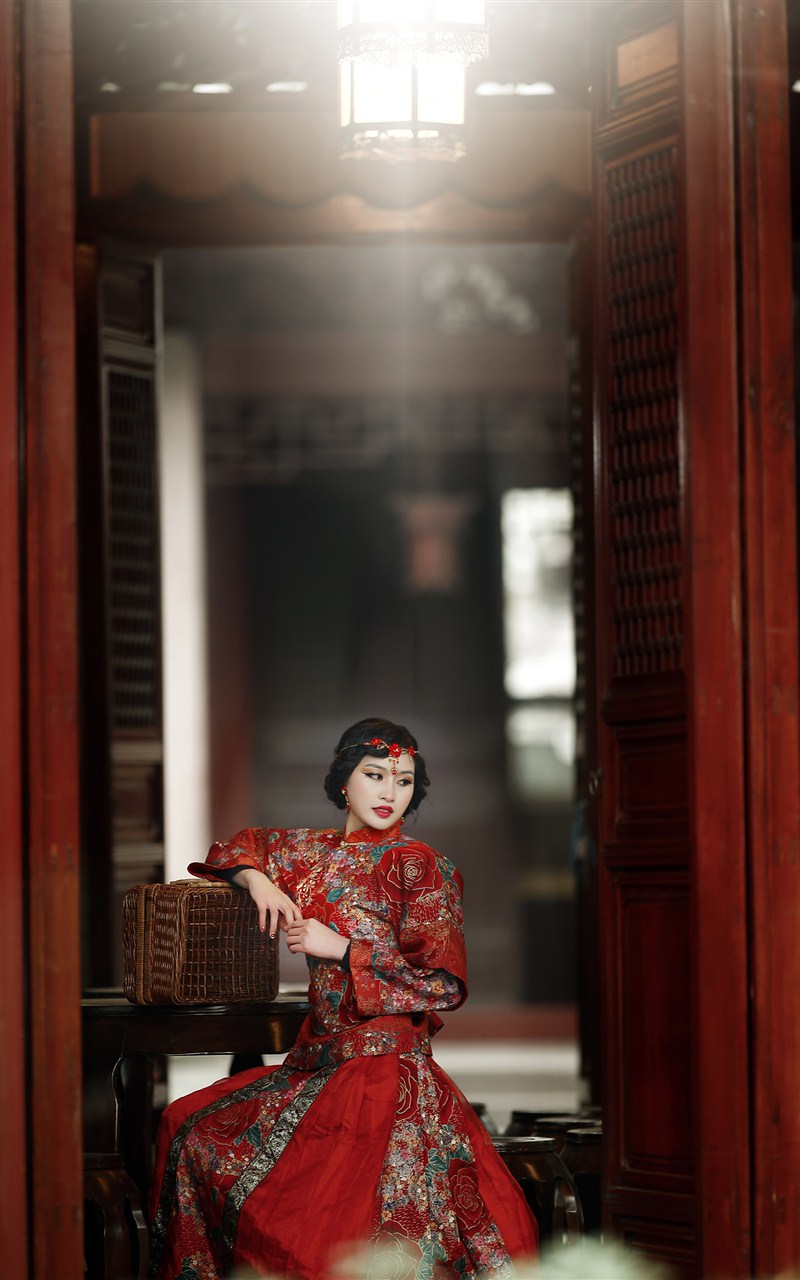 古典美美女手机壁纸图片 古典美女红衣新娘宽屏手机壁纸图片