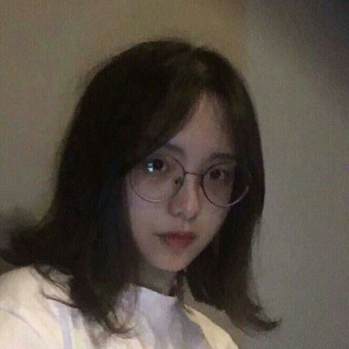 不善言辞 待人真诚.
